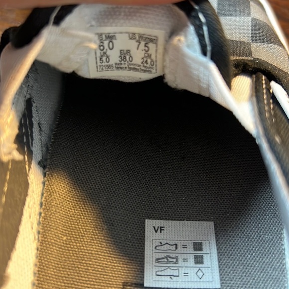 Vans Men's Classic Slip On Sneakers size 7 - Picture 8 of 9